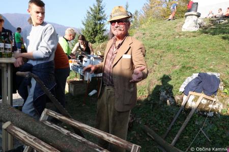 Prikaz starih kmečkih opravil na Goro Sv. Miklavž privabil rekordno število obiskovalcev (18)